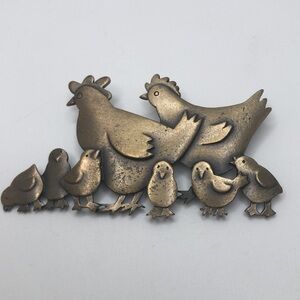 Vintage JJ Jonette Jewelry Gold Tone Hen & Chicks Brooch Pin Chicken Farm